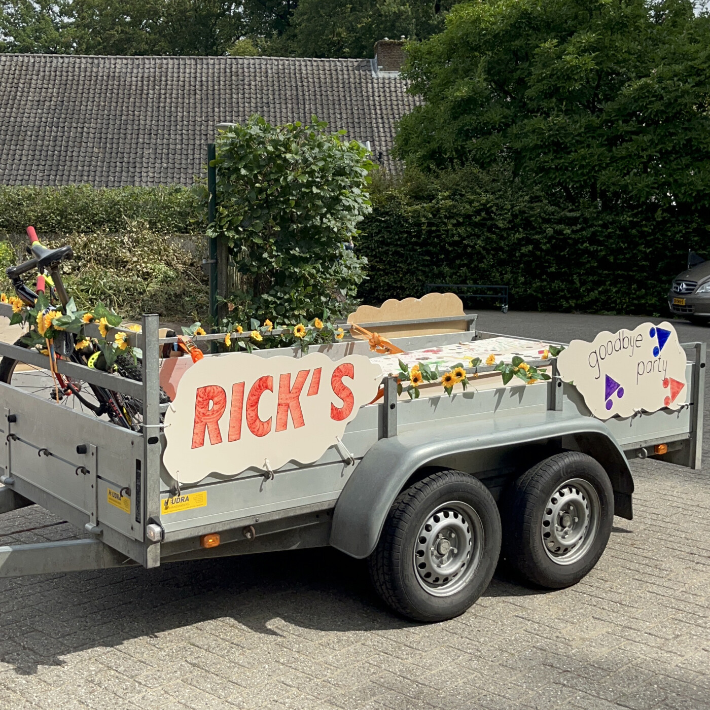 Aanhangwagen als rouwvervoer